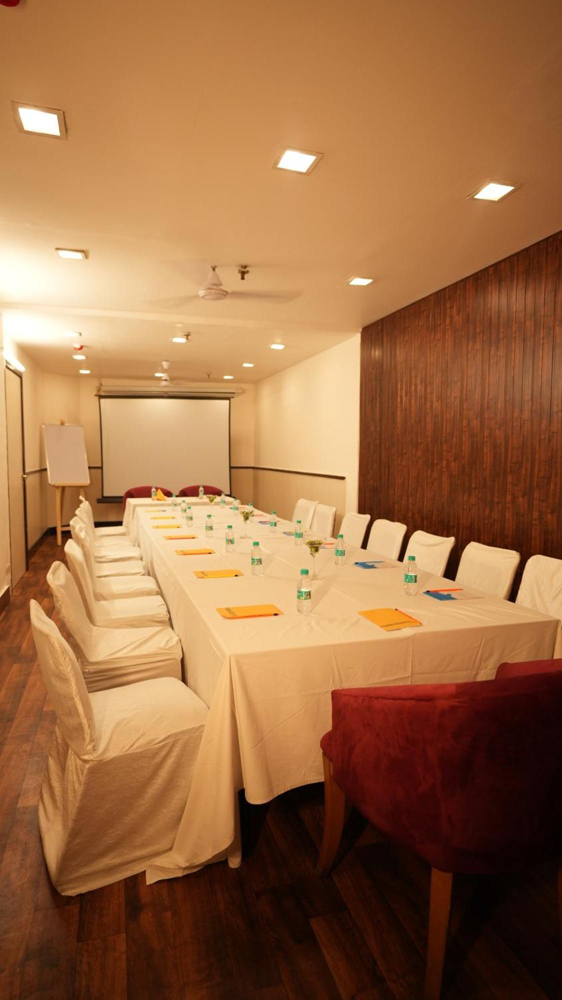 Hotel Africa Avenue - Greater Kailash 1 New Delhi Exterior photo